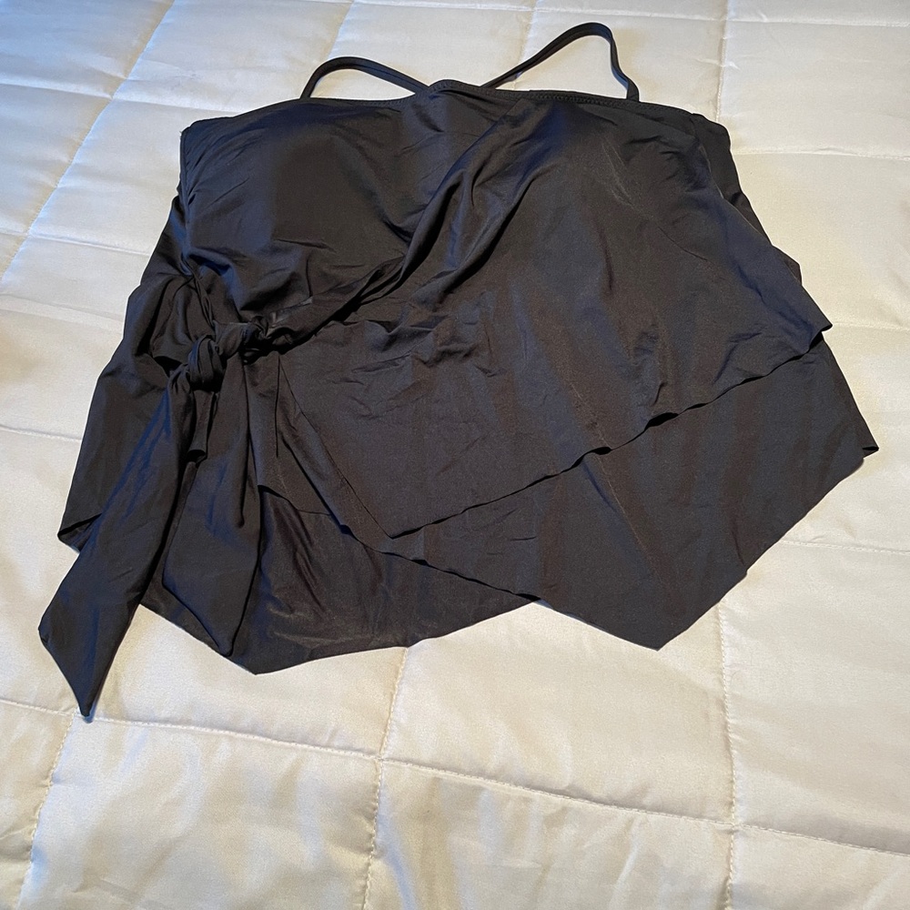 BECCA Elegant Black Strapless Top